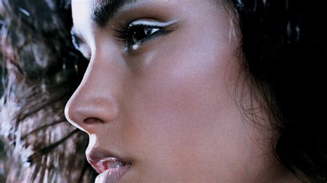 How To “Skin Ice” For The Ultimate Glow .